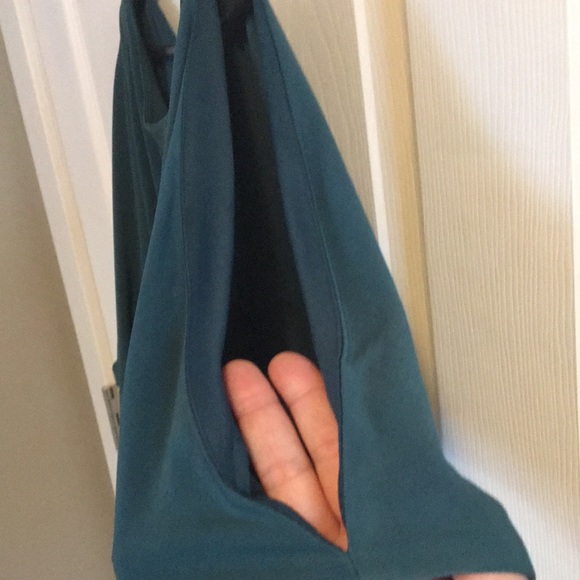 Jessica Simpson knit dress in Forrest green peekaboo sleeves - Picture 2 of 5